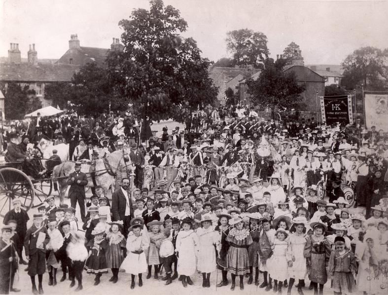Band of hope gathering 1904.jpg - Band of Hope Gathering on the  Market Place ( also known as the Concrete ) thought to be 1904, ( but one other print of this indicated c1896 ) The Endowed Schools Banner is on display [IK] - This banner was rediscovered in Jan 1994.